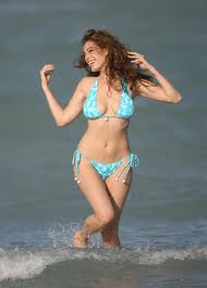 Cea mai sexy vedeta in bikini este Kelly Brook Kelly Brook Bikini