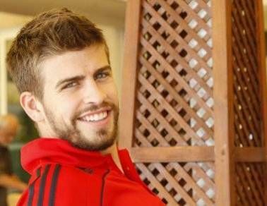 Pique s-a apucat de poker Pique
