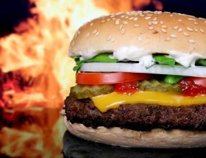 Carne de cal descoperit în hamburgerii de vită din mai multe supermartketuri britanice Hamburger de cal descoperit in Anglia