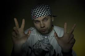 Single nou: Reiki feat. Tonik Obiektiv – Inimi paralele Tonik Obiektiv