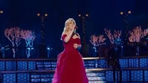 New Clip – Kelly Clarkson – Silent Night Kelly Clarkson - Silent Night