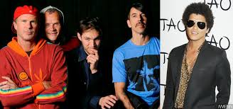 Bruno Mars si Red Hot Chili Peppers alaturi pe scena la Super Bowl 2014 Bruno Mars si Red Hot Chili Peppers la Super Bowl