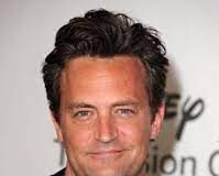 Matthew Perry, îndrăgitul actor care a jucat rolul lui Chandler Bing în ”Friends”, a murit